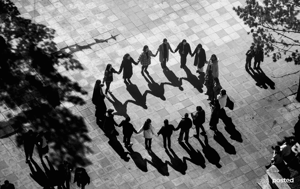 Хаалгаа битгий хаа, бид тантай ярилцмаар байна - нийтлэлийн зураг (гар утасны хувилбар)